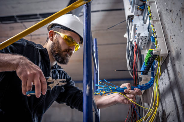  Country Clu, MO Electrician Pros